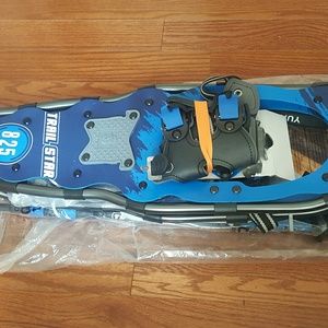 Mens snow shoe with 2 hand poles